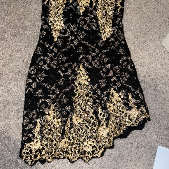 Dress black lace and gold - Picture 2 of 4